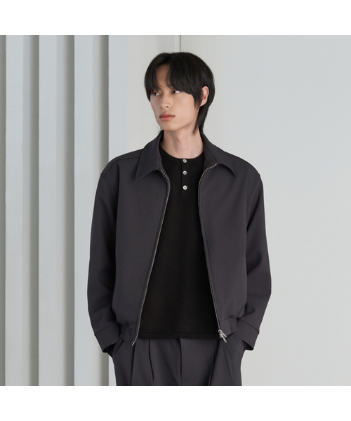 HYOJI(ヒョージ)の「26 FW ミニマル クロップドブルゾン (3カラー)(その他アウター・メンズ・チャコール/ブラウン/ブラック・L/M)」の2枚目の写真