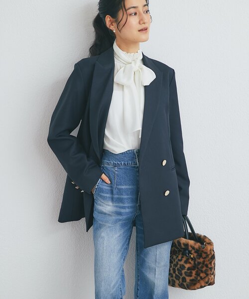 La boutique BonBon（ラブティックボンボン）の「ダブルクロスメタルボタンジャケット（テーラードジャケット・レディース・ベージュ/ブラウン/ネイビー・FREE）」の3枚目の写真