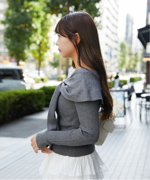 GORGE（ゴージ）の「ビッグリボン オフショルダーニット｜全4色（ニット/セーター・レディース・ブラック/チャコール/ボルドー/オフホワイト・F）」の10枚目の写真
