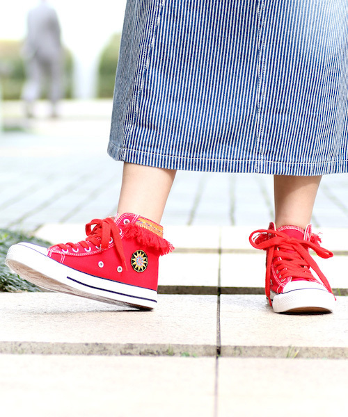 チチカカ（チチカカ）の「フリンジハイカットスニーカー（スニーカー・レディース・レッド/ブラック/クリーム・MEDIUM/LARGE）」の3枚目の写真