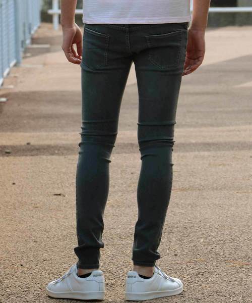 ESSENTIAL GARMENT MEN'S BIGI（エッセンシャルガーメントメンズビギ）の「【LIMITED ITEM】追加生産決定！ストレッチ スキニーデニム / 究極の一本（チノパンツ・メンズ・ライトブルー/ブラック/グレー/ブルー・S/M/L）」の16枚目の写真