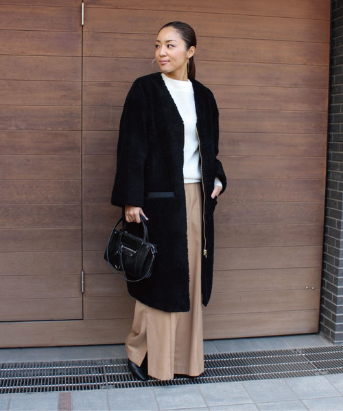 Emma Taylor（エマテイラー）の「ノーカラーVネックボアロングコート  