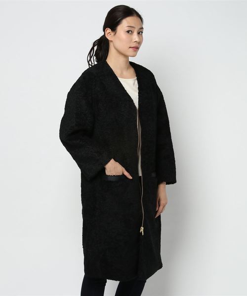 Emma Taylor（エマテイラー）の「ノーカラーVネックボアロングコート  