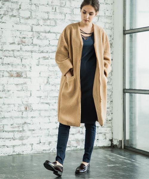 Emma Taylor（エマテイラー）の「ノーカラーVネックボアロングコート  