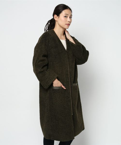 Emma Taylor（エマテイラー）の「ノーカラーVネックボアロングコート  