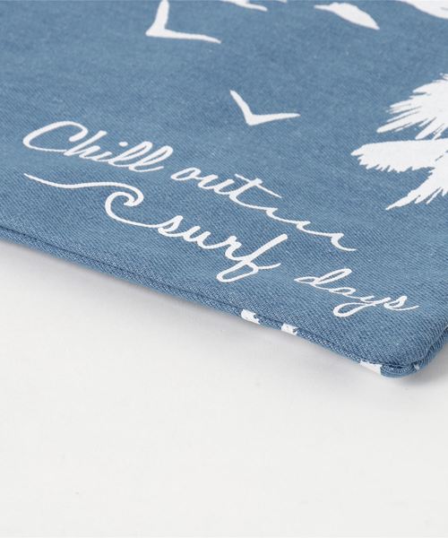 Kahiko(カヒコ)の「【Kahiko】パームツリーデニムクラッチバッグ(クラッチバッグ・レディース・ネイビー/ブルー・FREE)」の4枚目の写真