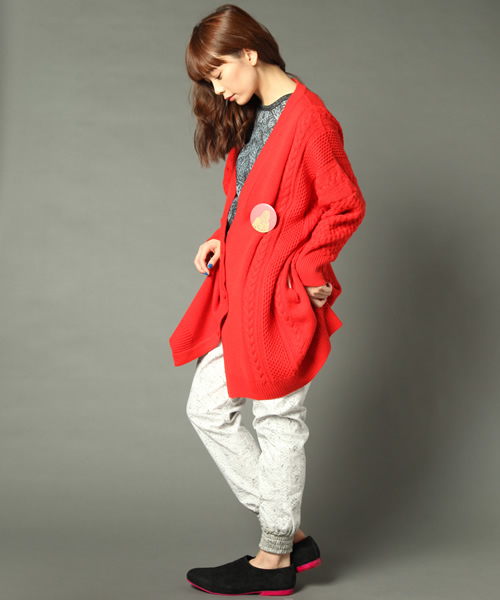 STORAMA（ストラマ）の「【STORAMA】大ぶりなニットのコート（カーディガン/ボレロ・レディース・グレー/レッド/ブラウン/ブルー・MEDIUM/SMALL）」の17枚目の写真