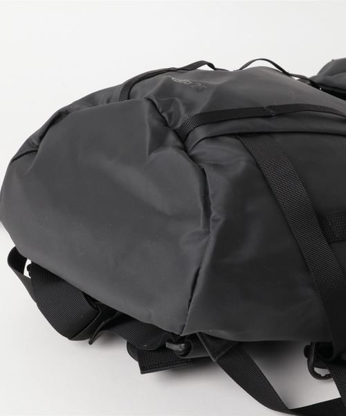 HAGLOFS(ホグロフス)の「HAGLOFS / ホグロフス : KATLA 25#(バックパック/リュック・メンズ・ブラック・FREE)」の3枚目の写真