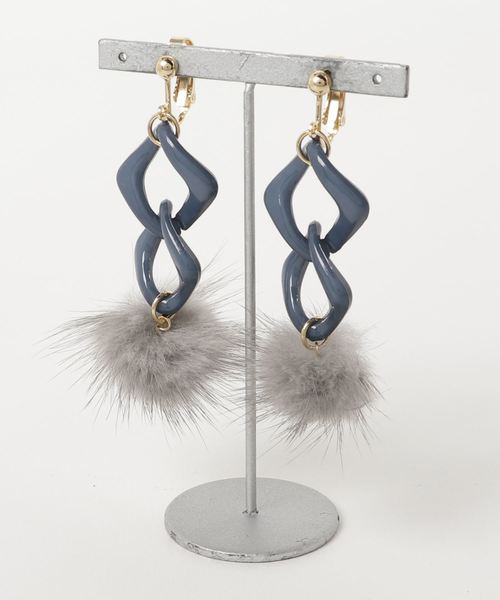 natural couture（ナチュラルクチュール）の「大人ファーイヤリング（イヤリング・レディース・ネイビー/ピンク/ミント・FREE）」の3枚目の写真