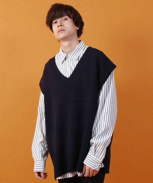 ASTRONOMY(アストロノミー)の「ビッグ シルエット ニット ベスト(ベスト・メンズ・ブラック/ベージュ/ネイビー・FREE)」の2枚目の写真