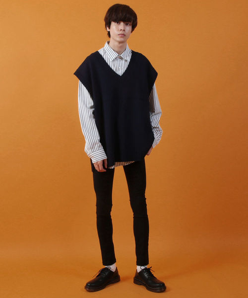 ASTRONOMY(アストロノミー)の「ビッグ シルエット ニット ベスト(ベスト・メンズ・ブラック/ベージュ/ネイビー・FREE)」の4枚目の写真