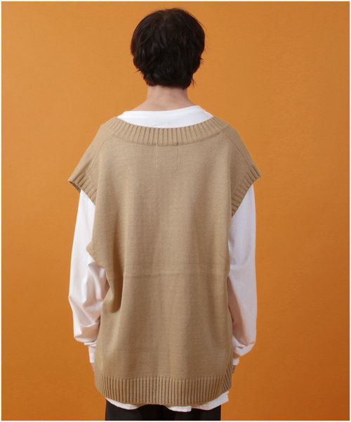 ASTRONOMY(アストロノミー)の「ビッグ シルエット ニット ベスト(ベスト・メンズ・ブラック/ベージュ/ネイビー・FREE)」の7枚目の写真