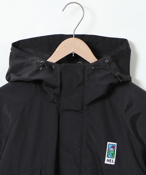 MEI（メイ）の「【GO OUT3月号掲載】MEI（メイ）別注マウンテンパーカー（マウンテンパーカー・メンズ・ブラック/レッド・LARGE/X-LARGE/SMALL/MEDIUM）」の3枚目の写真