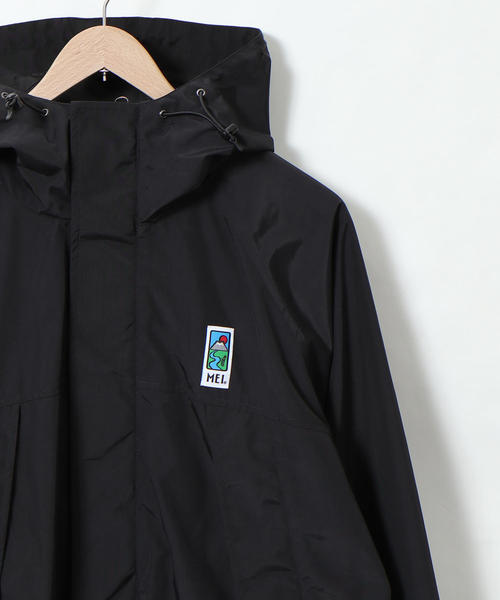 MEI（メイ）の「【GO OUT3月号掲載】MEI（メイ）別注マウンテンパーカー（マウンテンパーカー・メンズ・ブラック/レッド・LARGE/X-LARGE/SMALL/MEDIUM）」の4枚目の写真
