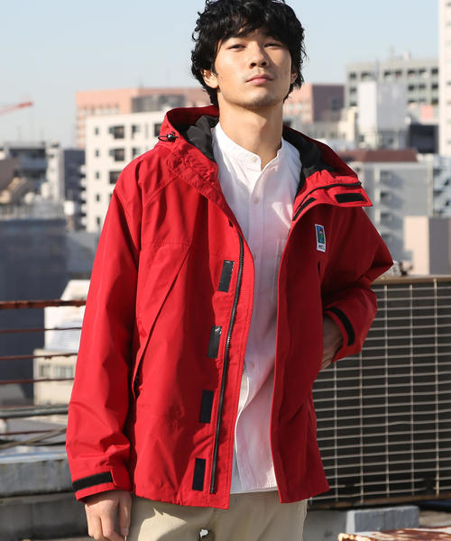 MEI（メイ）の「【GO OUT3月号掲載】MEI（メイ）別注マウンテンパーカー（マウンテンパーカー・メンズ・ブラック/レッド・LARGE/X-LARGE/SMALL/MEDIUM）」の9枚目の写真