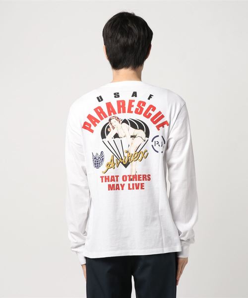 And A（アンドエー）の「AVIREX アヴィレックス / LS USAF PINNAP GIRL ピンナップガールバックプリント長袖Tシャツ / 6193325（Tシャツ/カットソー・メンズ・ホワイト/ブラック/グレー/サックスブルー・MEDIUM/LARGE/X-LARGE/XX-LARGE）」の8枚目の写真