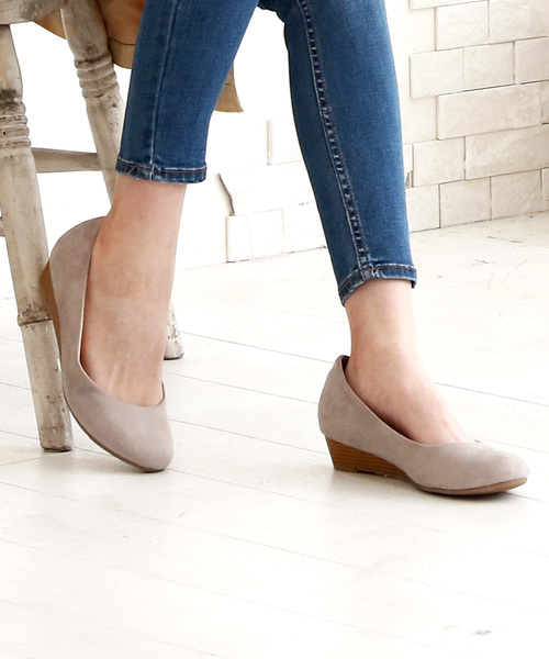 minky me!（ミンキーミー）の「ラウンドトゥローウェッジ走れるキレイめパンプス（パンプス・レディース・スモークグレー/ブラック系その他2/グレー系その他2/ホワイト×ホワイト/ベージュ系その他2/グレー系その他6/クリアイエロー/ブラック系その他3/ブラック系その他・25.5/22/22.5/23/24.5/25/24/23.5/21.5）」の5枚目の写真