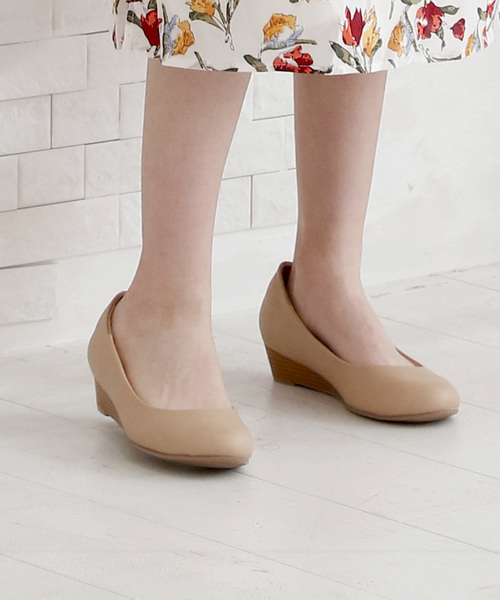 minky me!（ミンキーミー）の「ラウンドトゥローウェッジ走れるキレイめパンプス（パンプス・レディース・スモークグレー/ブラック系その他2/グレー系その他2/ホワイト×ホワイト/ベージュ系その他2/グレー系その他6/クリアイエロー/ブラック系その他3/ブラック系その他・25.5/22/22.5/23/24.5/25/24/23.5/21.5）」の8枚目の写真