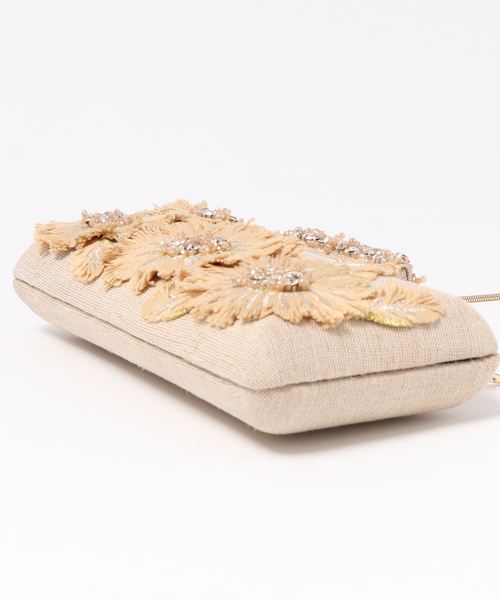 JILL STUART（ジルスチュアート）の「《Ash Amaira》《Endy ROBE》フラワークラッチバッグ（トートバッグ・レディース・ベージュ・ﾌﾘ-）」の3枚目の写真