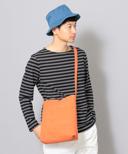 SHIPS JET BLUE(シップスジェットブルー)の「SHIPS JET BLUE: フェイクスエード ショルダーバッグ (ショルダーバッグ・メンズ・ライトグレー/ブラック/ネイビー/ブラウン/オレンジ/グリーン・ONE SIZE)」の10枚目の写真