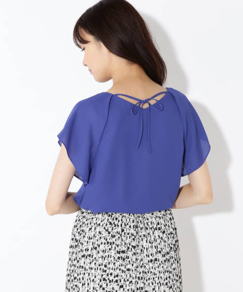 NATURAL BEAUTY BASIC（ナチュラルビューティーベーシック）の「[洗える]バックリボンブラウス（シャツ/ブラウス・レディース・ブラック/オフホワイト/ブルー・SMALL/MEDIUM）」の18枚目の写真