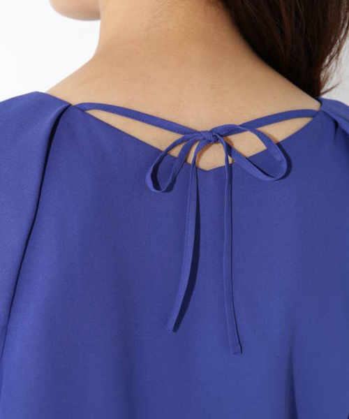 NATURAL BEAUTY BASIC（ナチュラルビューティーベーシック）の「[洗える]バックリボンブラウス（シャツ/ブラウス・レディース・ブラック/オフホワイト/ブルー・SMALL/MEDIUM）」の21枚目の写真