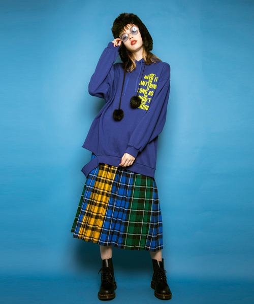 Candy Stripper(キャンディストリッパー)の「DISAGREE HOODIE(パーカー・レディース・ブラック/パープル/カーキ・2)」の2枚目の写真