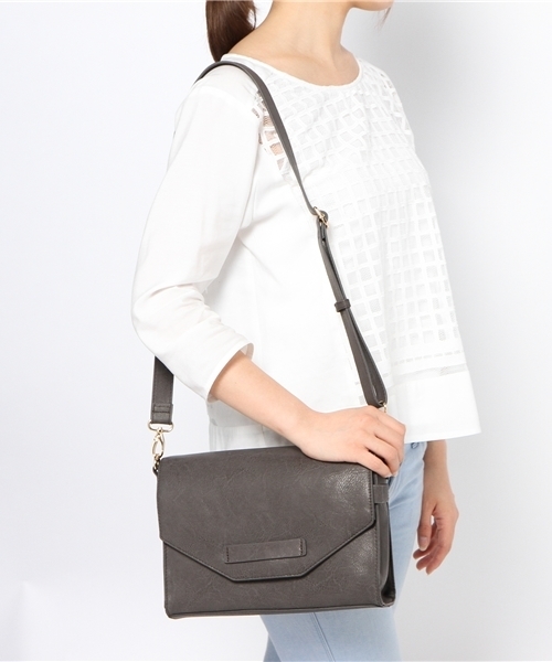 CIAOPANIC TYPY（チャオパニックティピー）の「フェイクレザー2WAYショルダー（ショルダーバッグ・レディース・グレー/キャメル/チャコールグレー・FREE）」の4枚目の写真