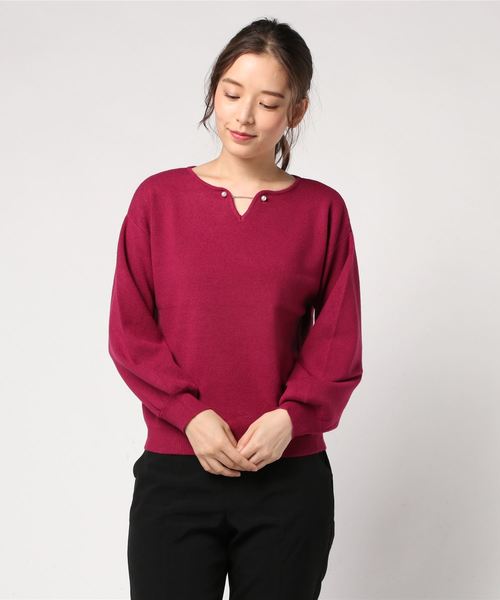 TRUDEA(トルディア)の「パールプレート使い ハートネックプルオーバー(ニット/セーター・レディース・ホワイト/チャコールグレー/ブラック/ピンク/キャメル/ホワイト×ネイビー・MEDIUM/LARGE)」の22枚目の写真