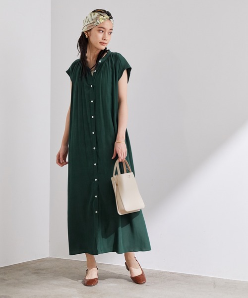 ADAM ET ROPE'（アダムエロペ）の「ギャザーフレアワンピース（ワンピース・レディース・ブラック/グリーン/ベージュ・FREE）」の4枚目の写真