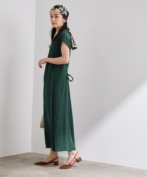 ADAM ET ROPE'（アダムエロペ）の「ギャザーフレアワンピース（ワンピース・レディース・ブラック/グリーン/ベージュ・FREE）」の7枚目の写真