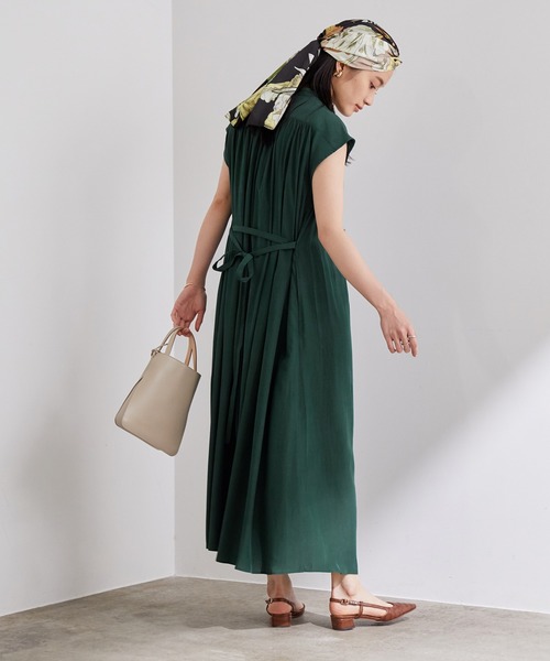 ADAM ET ROPE'（アダムエロペ）の「ギャザーフレアワンピース（ワンピース・レディース・ブラック/グリーン/ベージュ・FREE）」の14枚目の写真