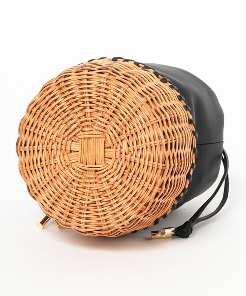 VIOLAd'ORO(ヴィオラドーロ)の「VIOLAd’ORO / レザーラタン バケツバッグ(かごバッグ・レディース・ブラック・ONE SIZE)」の20枚目の写真