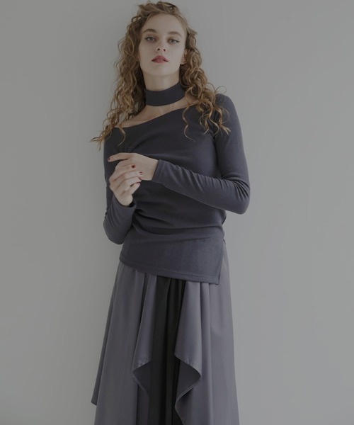 MIELI INVARIANT（ミエリインヴァリアント）の「チョーカー付きラウンドネックトップス（Tシャツ/カットソー・レディース・ブラック/グレー/ベージュ・FREE）」の3枚目の写真