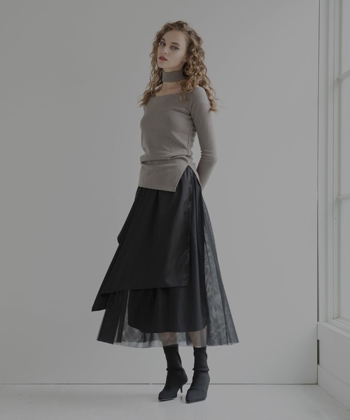 MIELI INVARIANT（ミエリインヴァリアント）の「チョーカー付きラウンドネックトップス（Tシャツ/カットソー・レディース・ブラック/グレー/ベージュ・FREE）」の6枚目の写真