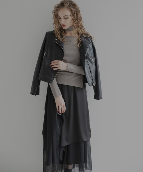 MIELI INVARIANT（ミエリインヴァリアント）の「チョーカー付きラウンドネックトップス（Tシャツ/カットソー・レディース・ブラック/グレー/ベージュ・FREE）」の7枚目の写真