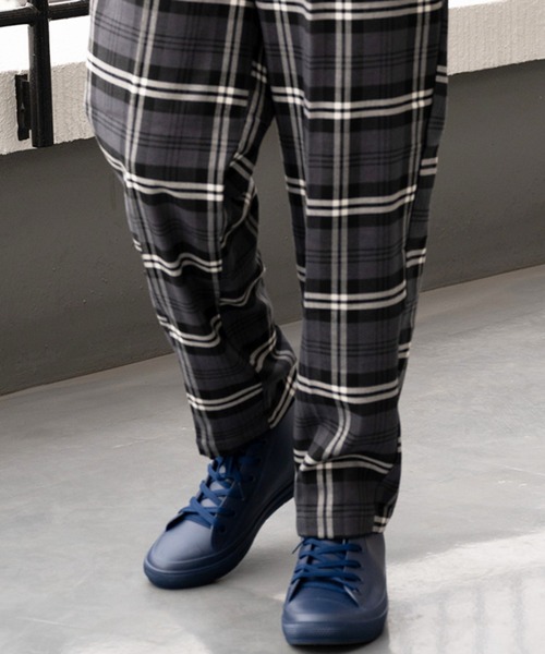 ８(eight)（エイト）の「防水防滑ハイカットレインスニーカー（スニーカー・メンズ・ブラック/ネイビー・MEDIUM/LARGE/X-LARGE/SMALL）」の5枚目の写真