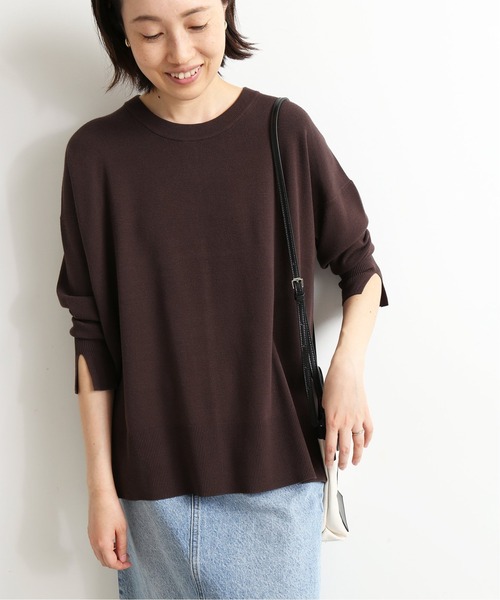 SLOBE IENA（スローブイエナ）の「総針クルーネックプルオーバー【手洗い可能】◆（ニット/セーター・レディース・アイボリー/ベージュ/グリーン/ブラウン・FREE）」の2枚目の写真