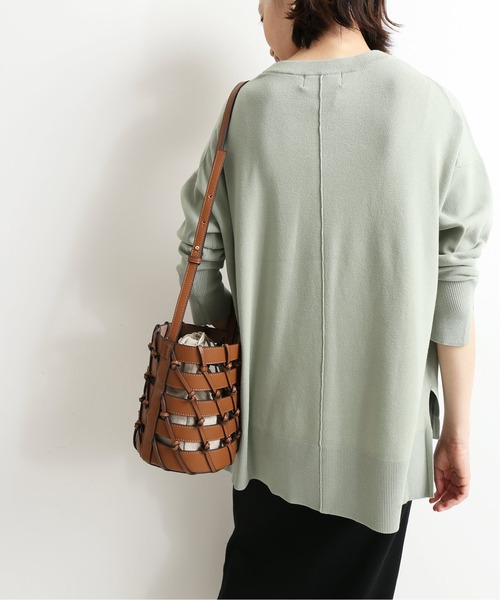 SLOBE IENA（スローブイエナ）の「総針クルーネックプルオーバー【手洗い可能】◆（ニット/セーター・レディース・アイボリー/ベージュ/グリーン/ブラウン・FREE）」の17枚目の写真