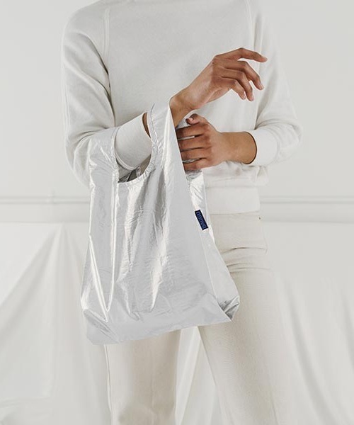 BAGGU（バグー）の「BAGGU Baby Bag メタリック（エコバッグ/サブバッグ・レディース・ピンクゴールド/シルバー/ゴールド/チェック/ブロンズ・FREE）」の6枚目の写真