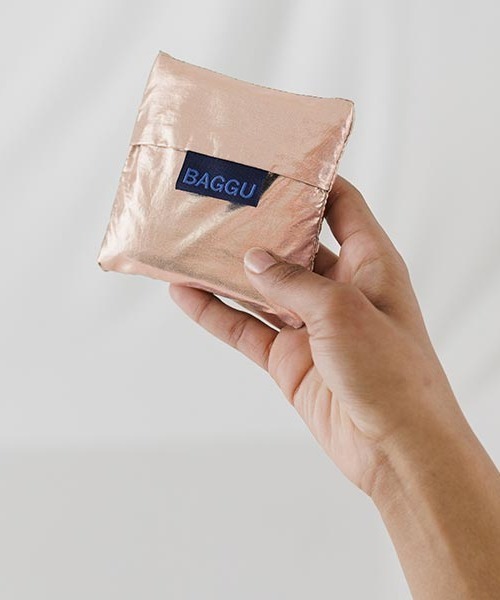 BAGGU（バグー）の「BAGGU Baby Bag メタリック（エコバッグ/サブバッグ・レディース・ピンクゴールド/シルバー/ゴールド/チェック/ブロンズ・FREE）」の11枚目の写真