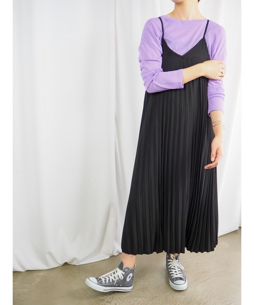 QuON(クオン)の「マットプリーツ キャミワンピース(ワンピース・レディース・ホワイト/ブラック・FREE)」の14枚目の写真