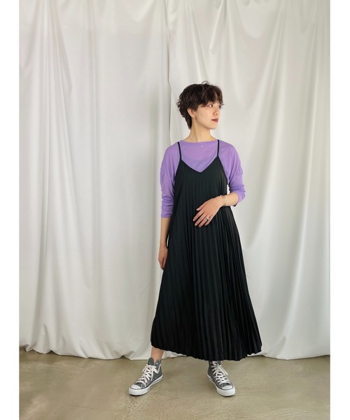 QuON(クオン)の「マットプリーツ キャミワンピース(ワンピース・レディース・ホワイト/ブラック・FREE)」の17枚目の写真