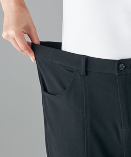 BELLUNA（ベルーナ）の「色あせにくいストレートパンツ股下６８cm（スーツパンツ・レディース・ブラック/ネイビー・MEDIUM/LARGE/X-LARGE）」の6枚目の写真