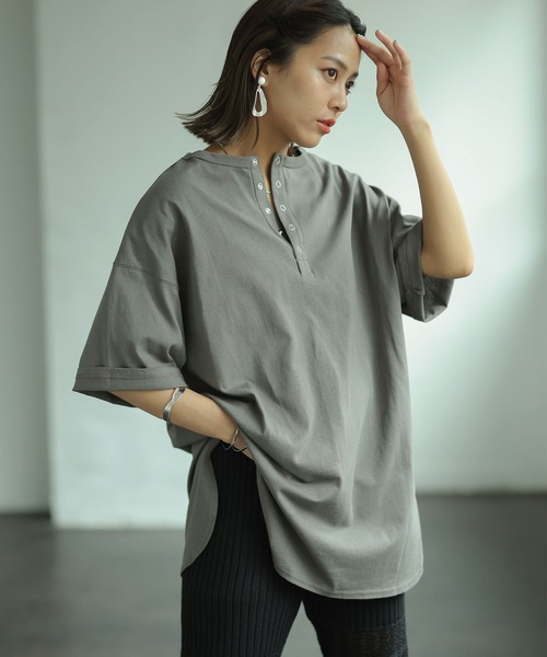 GeeRA(ジーラ)の「前後2WAYラウンドビッグTシャツ(Tシャツ/カットソー・レディース・アイボリー/モカ/チャコール・MEDIUM)」の1枚目の写真