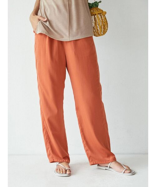 Ungrid(アングリッド)の「サテンテーパードパンツ(その他パンツ・レディース・パープル/イエロー/オレンジ・FREE)」の3枚目の写真