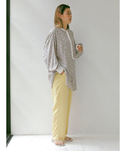 Ungrid(アングリッド)の「サテンテーパードパンツ(その他パンツ・レディース・パープル/イエロー/オレンジ・FREE)」の18枚目の写真