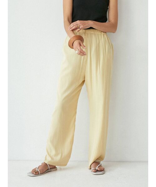 Ungrid(アングリッド)の「サテンテーパードパンツ(その他パンツ・レディース・パープル/イエロー/オレンジ・FREE)」の5枚目の写真