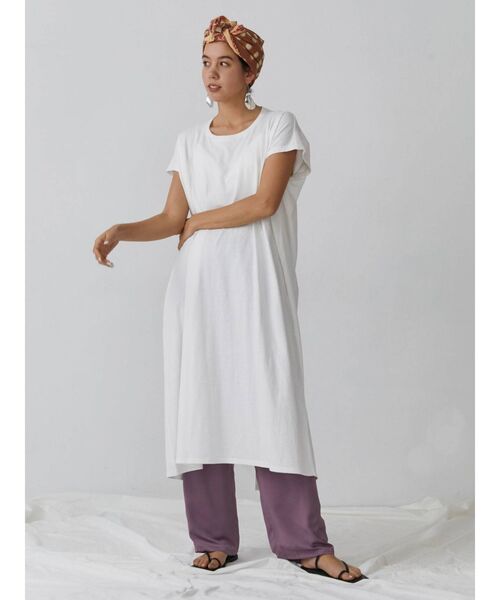 Ungrid(アングリッド)の「サテンテーパードパンツ(その他パンツ・レディース・パープル/イエロー/オレンジ・FREE)」の9枚目の写真