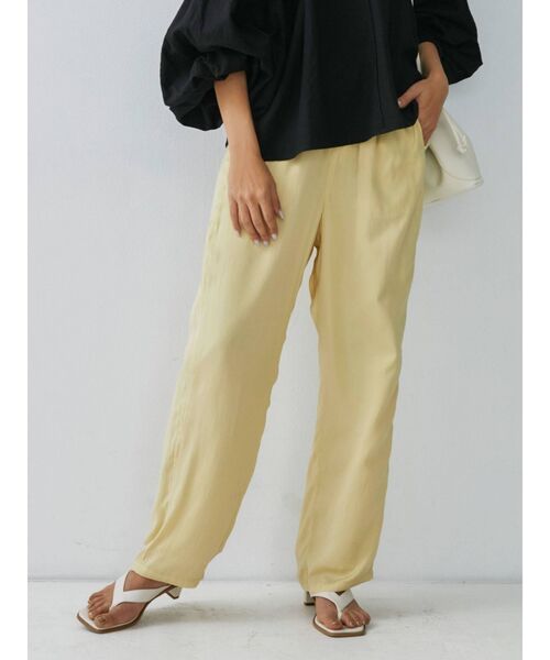 Ungrid(アングリッド)の「サテンテーパードパンツ(その他パンツ・レディース・パープル/イエロー/オレンジ・FREE)」の13枚目の写真